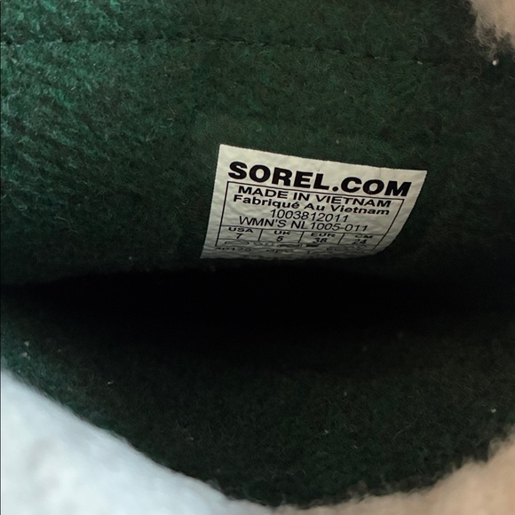 Sorel women’s Waterproof Black Boots like new 🆕 - Picture 3 of 4